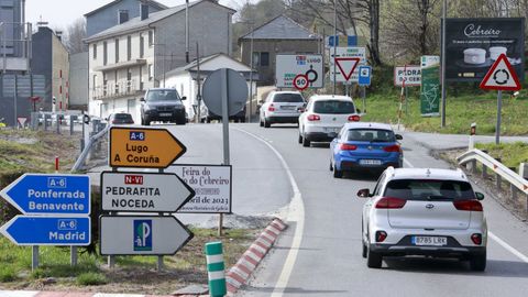 El trfico por el centro de Pedrafita era antes de la cada del viaducto de 332 vehculos de media al da