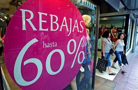 Los comerciantes estiman que el gasto medio en rebajas no superar� los 50 euros por persona.