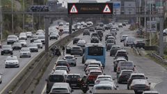 Tr�fico denso en Alfonso Molina direcci�n salida de la ciudad.