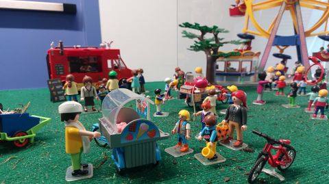 Exposicin de clicks de Playmobil sobre el San Froiln, en Pediatra