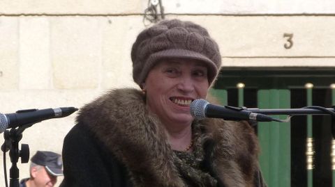 Moncha, en el acto en el que fue homenajeada por el Concello de Mar�n. 