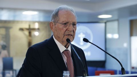 Olegario V�zquez Ra�a durante su intervenci�n