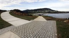 Un paseo, en el litoral de Foz, en una imagen de archivo.