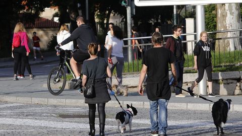 Los paseos vespertinos estuvieron concurridos en Ourense