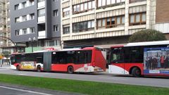 Autobuses de Emtusa, en Gijn. ARCHIVO