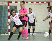 Durante el partido de rivalidad se vieron bonitas jugadas. 
