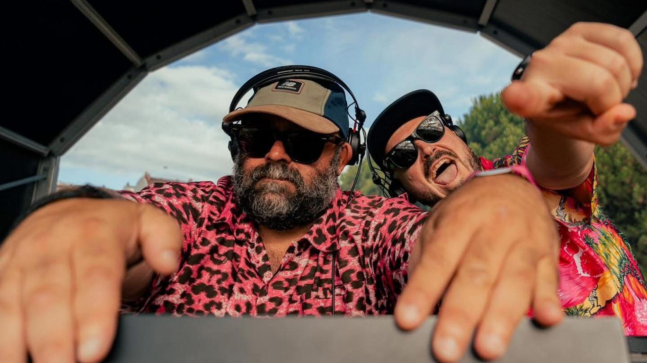 Grande Osso, el dúo mariñano que triunfa  pinchando  del Atlantic Fest al FIV de Vilalba