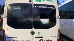 El veh�culo del transporte adaptado de Ames queda fuera de servicio hasta que el Concello reponga los cristales rotos