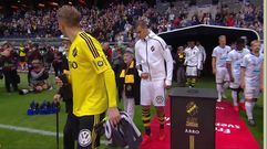Emotivo homenaje del AIK Solna a sus aficionados m�s veteranos