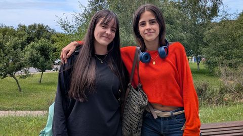 Daniela y Corina en los ex�menes de la PAU en Vigo<br />�<br />�<br />�<br />
