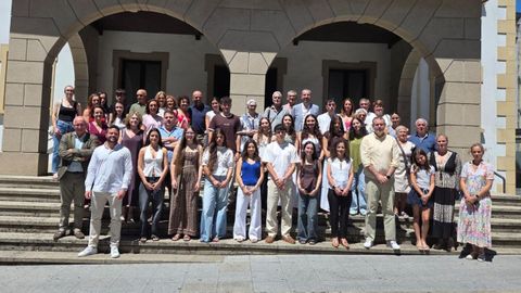 Ordes rindi� homenaje a los 13 alumnos del municipio con mejores expedientes en la PAU