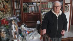 Jos� Barro Castelo vive solo en su piso de O Inferni�o desde que enviud� hace seis a�os.