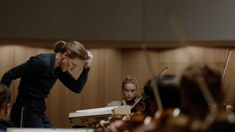 Cate Blanchett encarna a una dura directora de orquesta en el filme Tr.