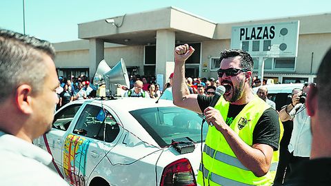 Los taxistas madrile�os se sumaron ayer a la huelga