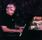 Bley, en una foto que us� para la portada de �Notes on Ornette� (1998).