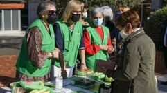 La AECC instal una mesa informativa junto a la Subdelegacin del Gobierno de Ourense