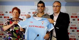 Augusto Fern�ndez fue presentado en compa��a de Miguel Torrecilla y Carmen Avenda�o en las instalaciones de A Madroa.