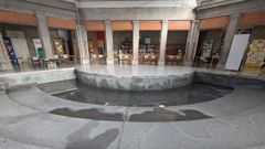 Los efectos de las intensas lluvias del lunes se dejaron sentir en el patio del CEIP Froebel, donde se form� una piscina