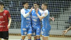 Los noieses celebran el gol de David Pazos.