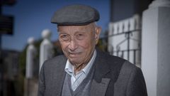 Manuel Federico Quint�ns, de 102 a�os, es vecino de Negreira