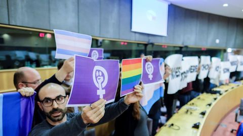 Varios parlamentarios protestan contra la asistencia del secretario general de VOX Javier Ortega Smith a una conferencia sobre la unidad de Espaa en el Parlamento Europeo en Bruselas 