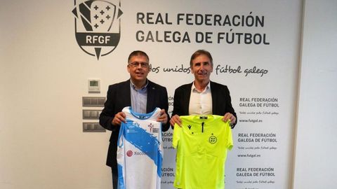 El presidente del Comit Tcnico Galego de rbitros de Ftbol, Bernardino Gonzlez, y el presidente de la Federacin Galega de Atletismo, Isidoro Hornillos