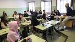 Charla de la polic�a local en un instituto de Santiago sobre el ocio nocturno