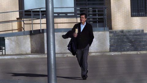 El exministro y expresidente de Baleares, Jaume Matas, cumplió parte de su condena en el centro penitenciario de Segovia. Aquí, saliendo de permiso de fin de semana
