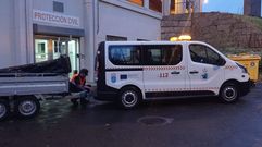 Primera dotaci�n de Protecci�n Civil de Santiago que parti� cara Lugo.