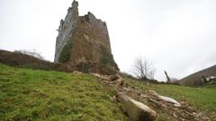 Uno de los lienzos de la torre de Tor�s se vino abajo