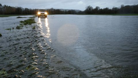 En lugares como Ponte de Outeiro el nivel del Mi�o subi� notablemente