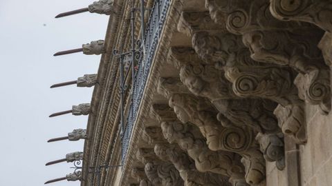 El arquitecto que dise�� las lanzas de las g�rgolas hablar� esta tarde sobre su decisi�n en Santiago.