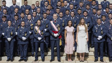 Foto de grupo con el rey Felipe VI, la reina Letizia, la princesa Leonor y la infanta Sof�a