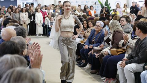 Desfile de moda en Burela organizado pola ACIA