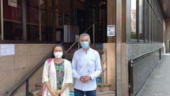 Los concejales del BNG, frente a la sede de la Xunta