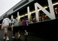 El gobierno local no adoptar� decisiones sobre el Lal�n Arena hasta tener un nuevo estudio propio.