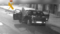 Asturias, atracos, banda, grupo criminal, Guardia Civil, coches.Imagen de uno de los golpes cometidos por la banda que asaltaba locales y gasolineras