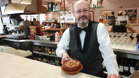 Richard Garc�a, del restaurante Don Quijote, donde se mantuvo la costumbre de servir los jueves callos desde 1978 hasta el 2020, y se retomar� en el 2023