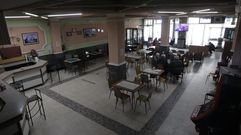 La Fraternal abre solo cinco horas al d�a y es frecuentada por pocos socios, que leen el peri�dico y juegan a las cartas