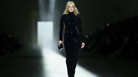 Im&aacute;genes del desfile de la Semana de la Moda de Mil&aacute;n, que clausur&oacute; Kate Moss.