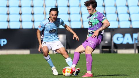 Joel L�pez, uno de los jugadores confirmados para la pr�xima temporada, en el derbi frente al Lugo de Bala�dos de la 2025/2026.
