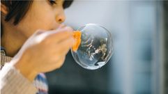 pie: Sobreproteger a los hijos resguard�ndolos en una burbuja no es educar