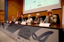 <span lang= es-es >Cita especializada</span>. La Sociedade Galega de Xerontolox�a e Xeriatr�a celebra desde ayer su congreso internacional, centrado en la atenci�n sociosanitaria, en el edificio Polit�cnico. 