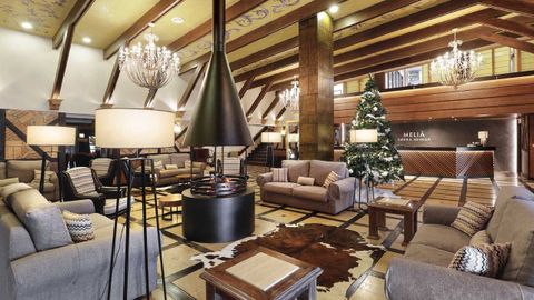 Interior del hotel Meli� Sierra Nevada, en Granada, dise�ado por WAPO Estudio