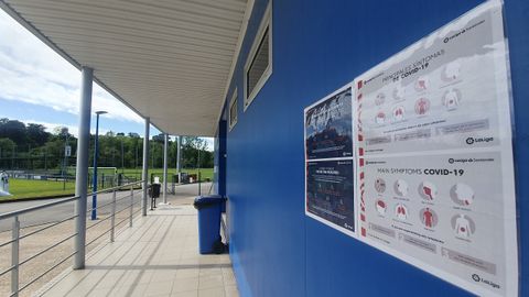 Carteles informativos en las paredes de El Requex�n