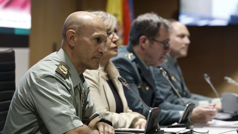 El jefe de la Guardia Civil de Galicia, el Brigada Miguel Gonzlez Arias (2d); el agregado de la polica nacional de Colombia en Espaa Coronel Carlos Alfredo Currea Barrera (i), la Fiscal de la sala de Extranjera y trata de seres Humanos, Beatriz Snchez (2i), y el Jefe de la UCO, el Coronel Alfonso Prez Malo (d), ofrecen una rueda de prensa para explicar los pormenores de la operacin Estorque, relacionada con la captacin de mujeres en Colombia y explotacin sexual en nuestro pas