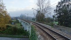 La vía de tren Gijón-Pravia
