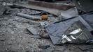 Un cad�ver, tras el impacto de un dron ruso en una fabrica de Sumy, Ucrania.