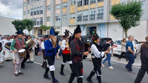 El grupo de msica y danza tradicional de la asociacin Xograres de Lemos particip en la tradicional procesin