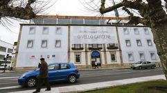 Una enorme lona simula el aspecto que tendr� la fachada de O Vello C�rcere.